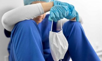 Infermierja për partitë politike: Ka 11 muaj që nuk e kam takuar familjen ju organizoni tubime