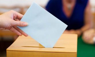 Diaspora që voton në shtetet ku jetojnë do të largohen nga listat e KQZ-së