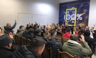 Kryetari Suharekës publikon kandidatët e AAK-së për deputetë nga ky qytet