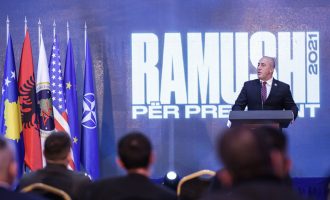 Haradinaj  paraqet listën e kandidatëve për deputetë