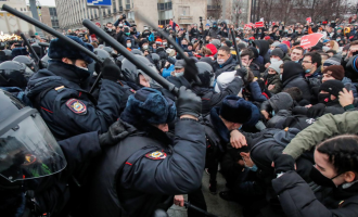 Rreth 3 mijë të arrestuar nga policia ruse në protestën kundër burgosjes së Navalnyt