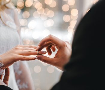 Të famshëm shqiptarë që i dhanë fund beqarisë në vitin 2020