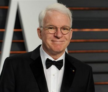 Steve Martin jep lajmin e mirë (dhe të keq) pas vaksinimit për COVID-19