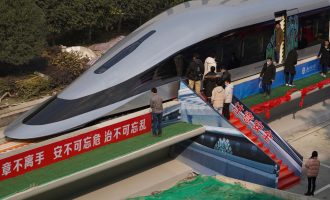 Debuton treni prototip që mund të arrijë shpejtësi prej 620 kilometrash në orë