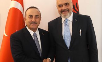 Rama ndërmjetësues mes Turqisë e Greqisë, fton ministrat e dy shteteve në Tiranë