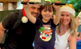 Big Bastan e zë gjumi në vendin më të pazakontë për të dremitur (VIDEO)