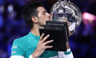 Gjokoviç fiton ‘Australian Open’, në finale ka mposhtur rusin Medvedev