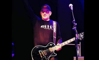 Ndërron jetë kitaristi i grupit “Purgatory” që krijoi këngën “Jakup Ferri”