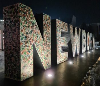 Kosova feston përvjetorin e pavarësisë: Çfarë kuptimi ka pamja e re e Newborn-it?