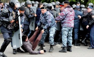 Dhjetëra të arrestuar në protestën e të burgosurve politikë në Kazakistan