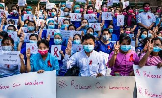Mësuesit në Mianmar bashkohen me protestën kundër grusht shtetit