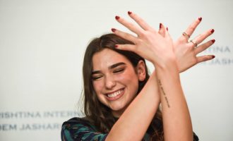 Dua Lipa uron Pavarësinë e Kosovës