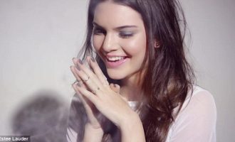 Këtë 14 shkurt, Kendall Jenner zyrtarizoi lidhjen me një fotografi të vetme