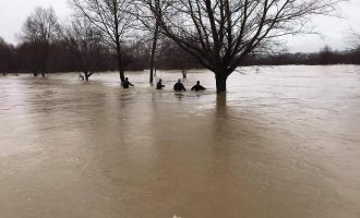 Vazhdojnë kërkimet për personin që dyshohet se u hodh nga “Ura e Fshajtë”
