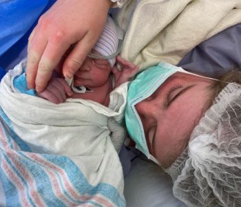 Është djalë – këngëtarja e njohur solli në jetë fëmijën e saj të parë