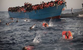 Të paktën 41 persona humbën jetën në Mesdhe