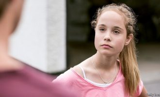 Prindërit e vajzave kanë më shumë të ngjarë të divorcohen sesa prindërit që kanë djem