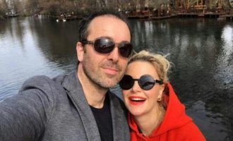 Pas bashkëshortit edhe moderatorja shqiptare ka dyshime se është infektuar me COVID-19