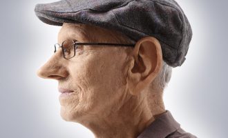 Pse veshët dhe hunda vazhdojnë të rriten me moshën?