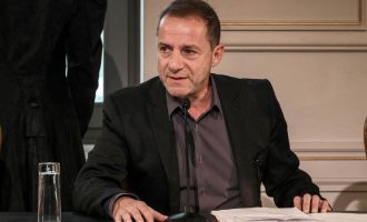 Aktori dhe regjisori i shquar grek arrestohet për akuza të përdhunimit