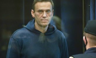 Përkundër kollës dhe temperaturës së lartë, Alexey Navalny vazhdon grevën e urisë në burgjet ruse