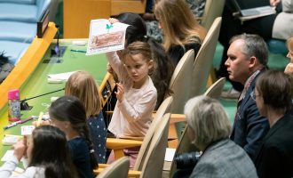 Raste të shumta abuzimi: Holanda ndalon adoptimet ndërkombëtare