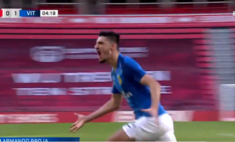 Armando Broja shënon gol për Vitese-n, e kalon në epërsi ndaj PSV-së