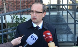 Hoti: Masat anti-COVID mbesin në fuqi