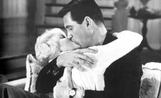 Të gjitha arsyet pse ju duhet të shkëmbeni sa më shumë puthje me partnerin tuaj