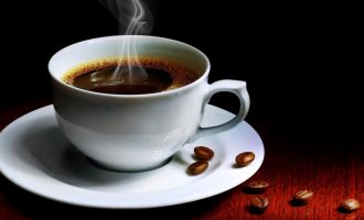 Një kafe në ditë zvogëlon rrezikun për këtë problem me zemër