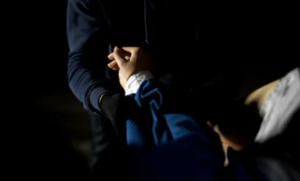 Një grua sulmohet seksualisht dhe kërcënohet me armë në Zubin Potok