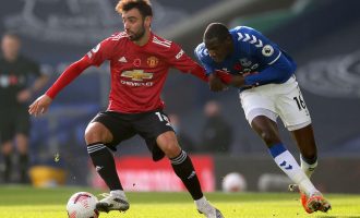 Manchester United dhe Everton barazojnë në një ndeshje dramatike