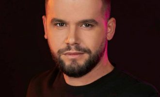 Flori Mumajesi në zi!