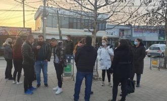 Prindërit e personave që e rrahën djalin e Rashiqit protestojnë në Graçanicë