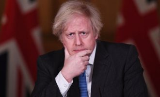 Johnson: Vaksinat e tepërta anti-COVID do t’i dhurojmë për vendet e varfërta