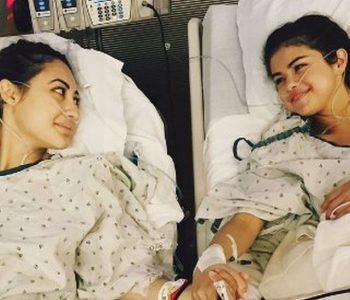 Shfaqja kineze tallet me fotografinë e Selena Gomez në spital