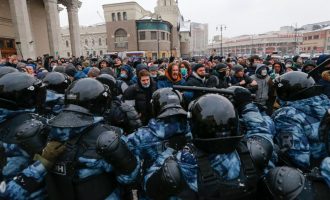 Morën pjesë në protestat opozitare, Rusia dëbon tre diplomatë të Bashkimit Evropian