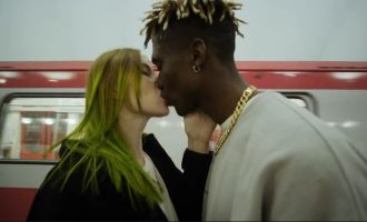 Ju prezantojmë me këngën e parë të Yll Limanit në gjuhë të huaj