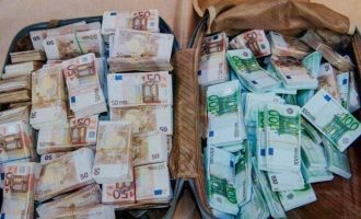 Gruaja e Statovcit mohon që paratë e gjetura janë të rryshfetit