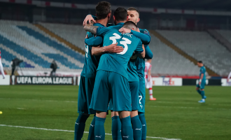 UEFA hap hetim për koretë raciste të tifozëve serb drejtuar Ibrahimoviç-it