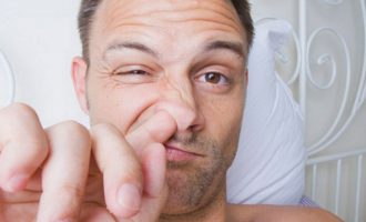 Jo vetëm që e pahijshme por futja e gishtit në hundë është edhe e rrezikshme