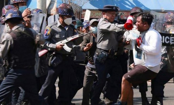 Disa të vrarë në ditën më të përgjakshme të protestave Myanmar anti-grusht shteti