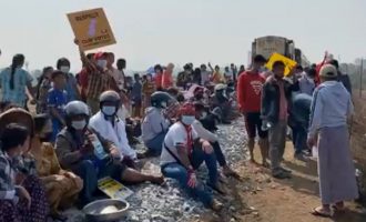 Kombet e Bashkuara paralajmërojnë ushtrinë e Burmas se do të përballen me pasoja nëse shtypin protestat