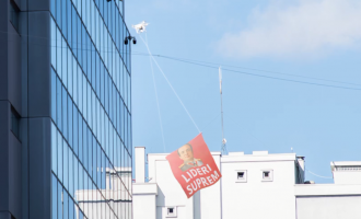 “Lideri Suprem”, PSD lëshon dronin derisa Kurti mban fjalim