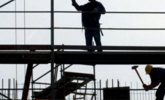 Një person dërgohet në gjendje të rëndë në QKUK, u lëndua në vendin e punës