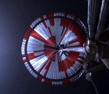 Fluturakja që u ul në Mars ka të shkruar një mesazh të fshehur dhe internetit nuk iu desh shumë kohë për ta zbuluar