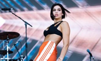 Dua Lipa i kundërpërgjigjet komentit të intervistuesit: “Arrita ku jam duke punuar!”
