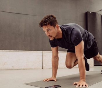 Çfarë nuk duhet të bëni para stërvitjes?