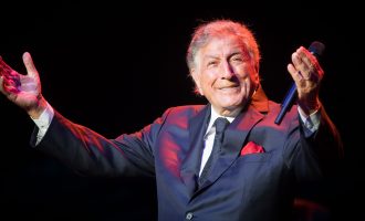 Këngëtari legjendar njofton se është diagnostikuar me Alzheimer