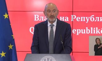 Ambasadori i BE-së në Maqedoninë e Veriut thotë se s’duhet përkatësia etnike në letërnjoftime